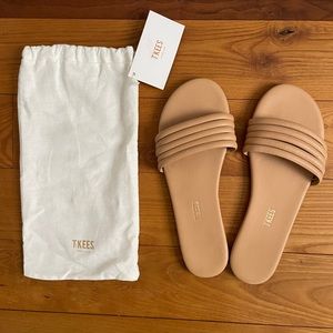 Tkees Serena sandals. Size 9. Retails for $95